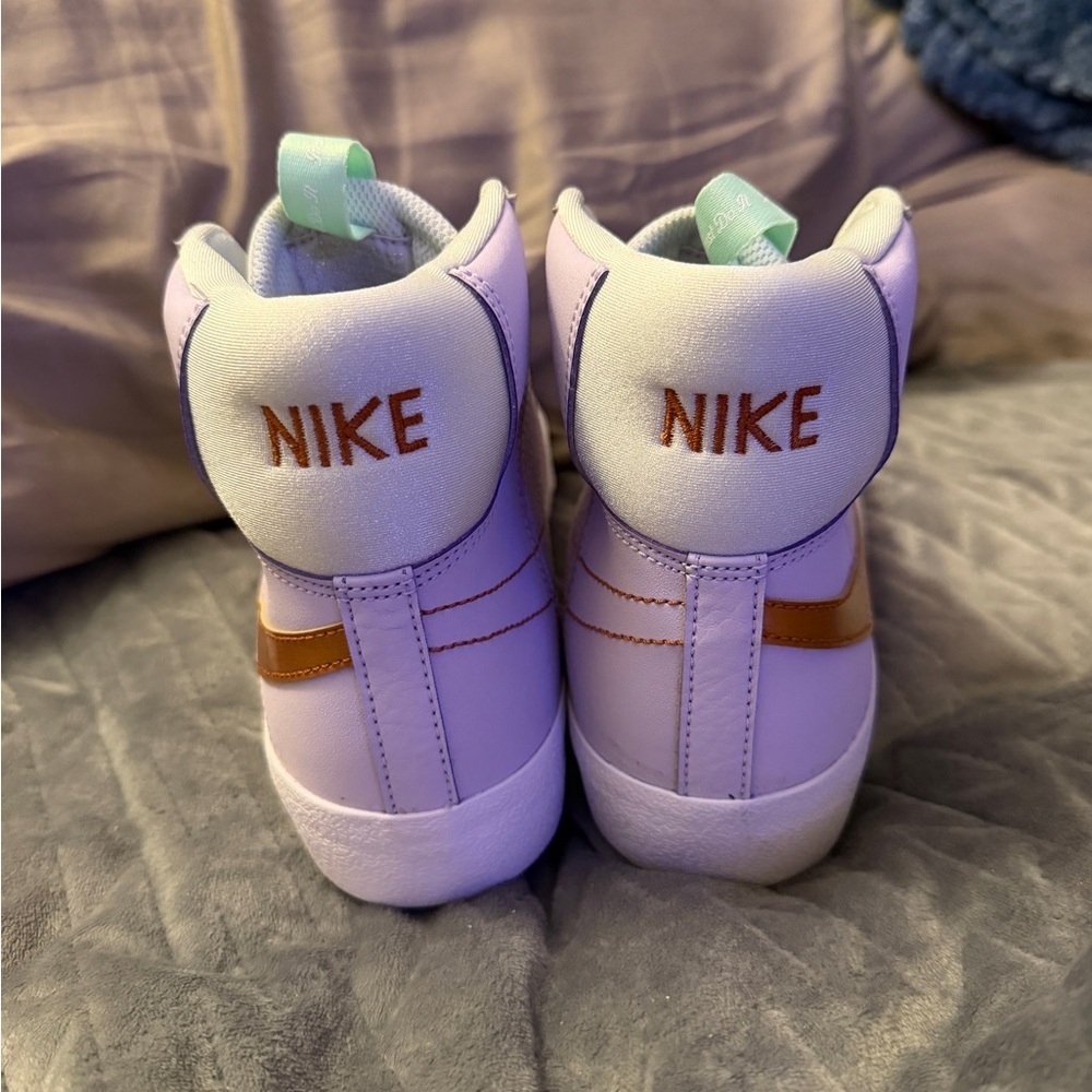 Nike 
Blazer 77 SE
‘Dance bare grape’
Brand new - Picture 4 of 11